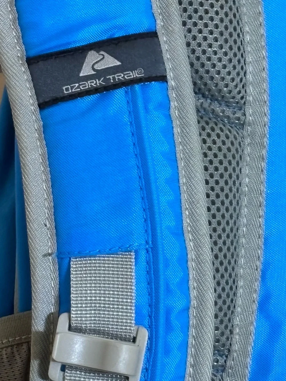 Ozark Trail 23L Riverdale Hydration Blue Hiking Backpack Gorpcore Utilitarian